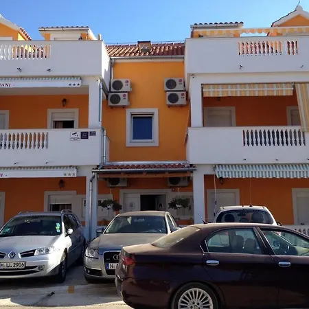 Apartment With A Parking Space Pirovac, Sibenik - 15271 *