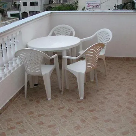 Apartment With A Parking Space Pirovac, Sibenik - 15271 Pirovac